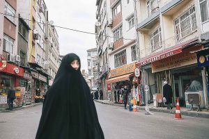 tarlabasi fatih fener istanbul turkey stefano majno burka women outfocus islam-c6.jpg